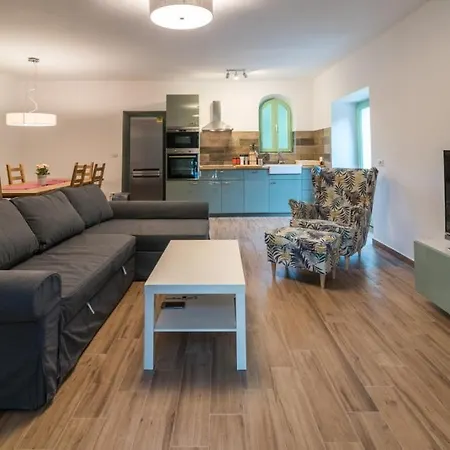 House In With Air Conditioning, Wifi, Dishwasher 4791-1 بيت للعطل *