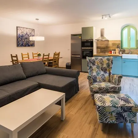 House In With Air Conditioning, Wifi, Dishwasher 4791-1 *