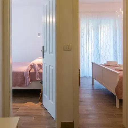 House In With Air Conditioning, Wifi, Dishwasher 4791-1 펜션